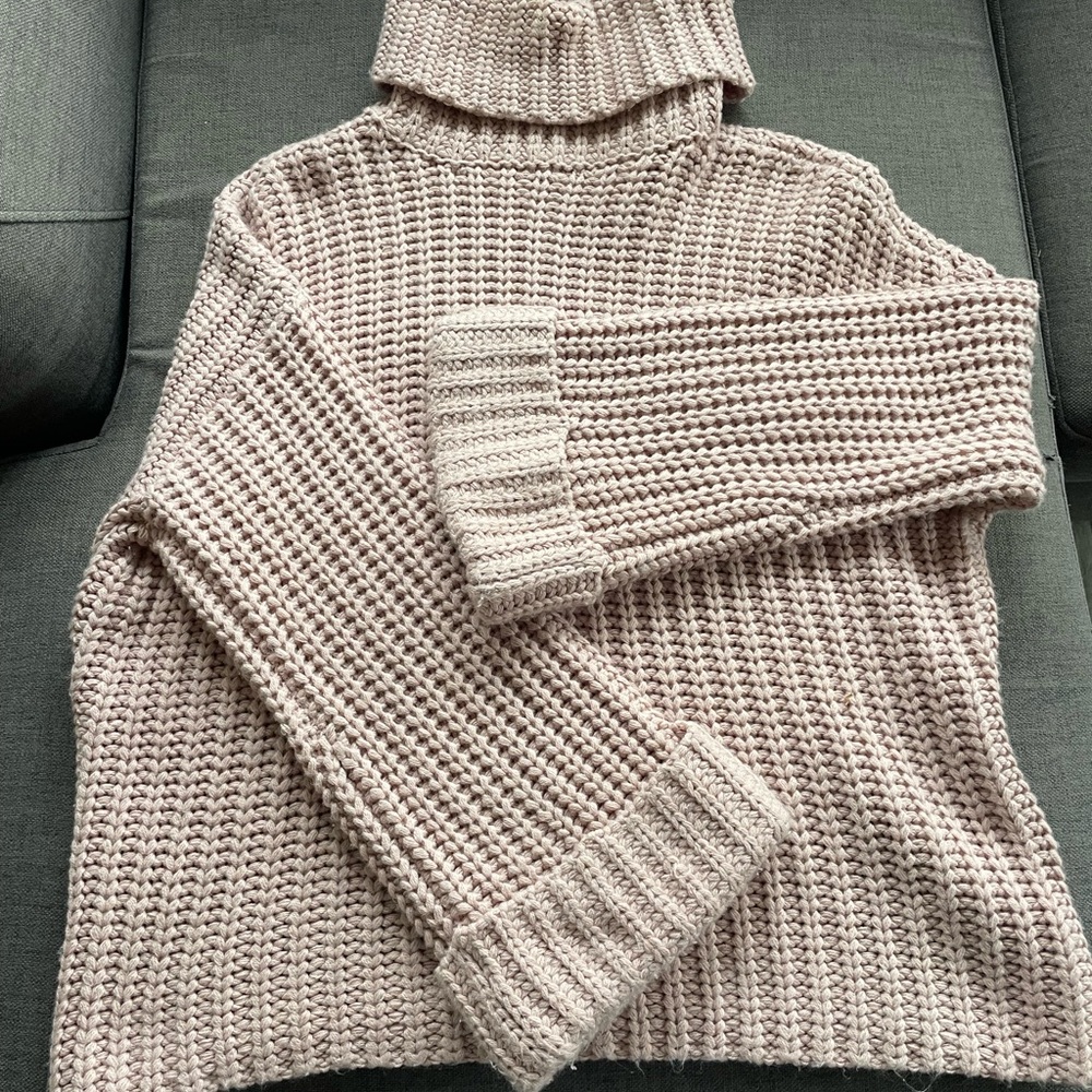 525 America Textured Creamy Pink Turtleneck Sweater